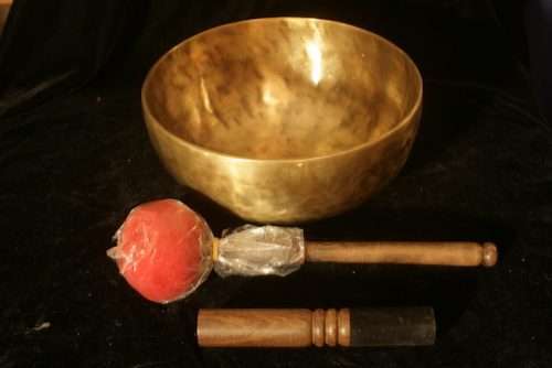 Large Hand beaten Singing Bowl 26cm - Image 5