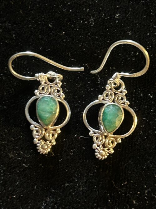 EMERALD Silver earrings 2cm